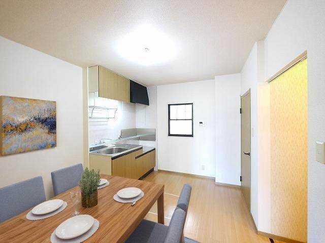 居室・リビング　CGで家具等を配置したもので家具等は含まれません