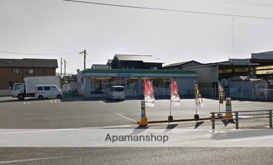 コンビニ　ファミリーマート（コンビニ）まで477m