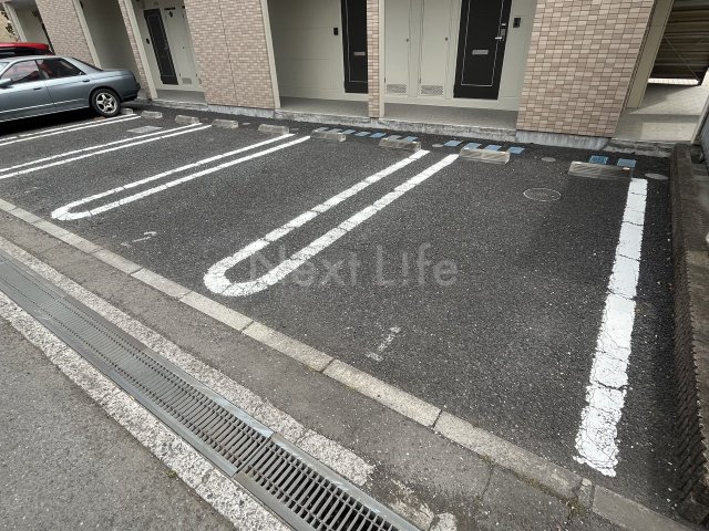 駐車場　ラフィーネ