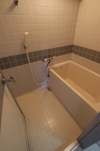 バス・シャワールーム　同物件別号室の写真です。