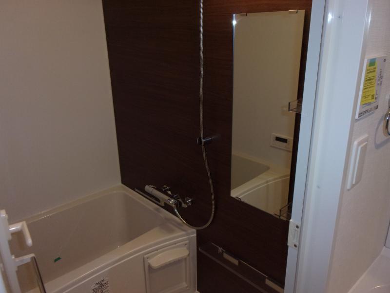 バス・シャワールーム　コンパクトで使いやすいお風呂です