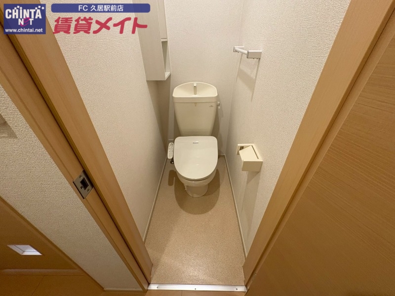 トイレ　同型反転参考写真