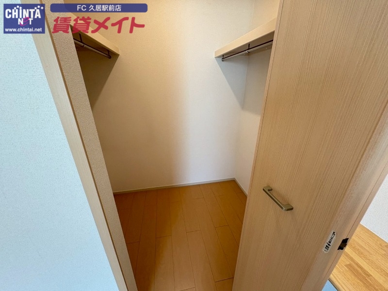 収納　同型反転参考写真