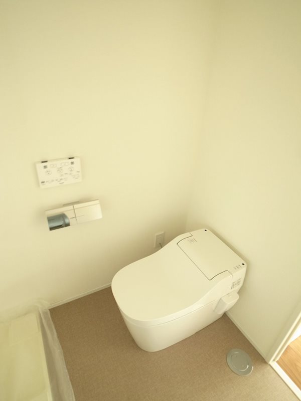 トイレ　タンクレストイレ