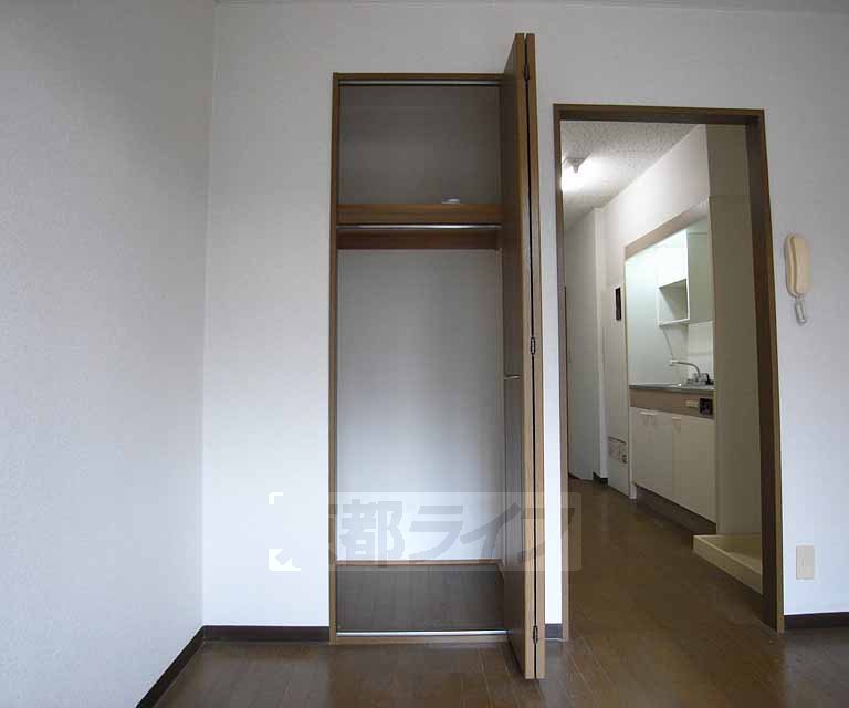 収納　クローゼットも完備です。