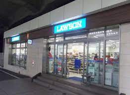 コンビニ　ローソン 京王クラウン街笹塚店（コンビニ）まで218m