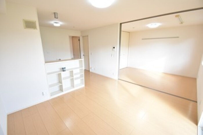 居室・リビング　ＬＤＫ１２．５帖 洋室６帖（洋室南東）