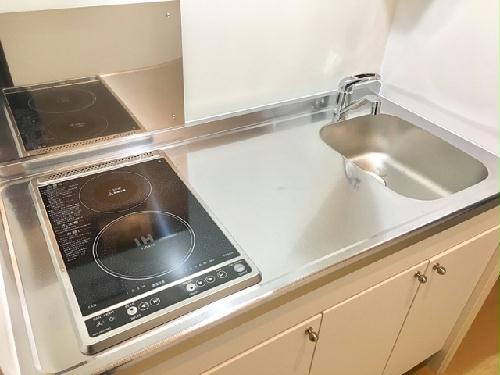 キッチン　手前IH　奥ラジエントヒーター