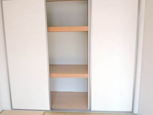 収納　押入