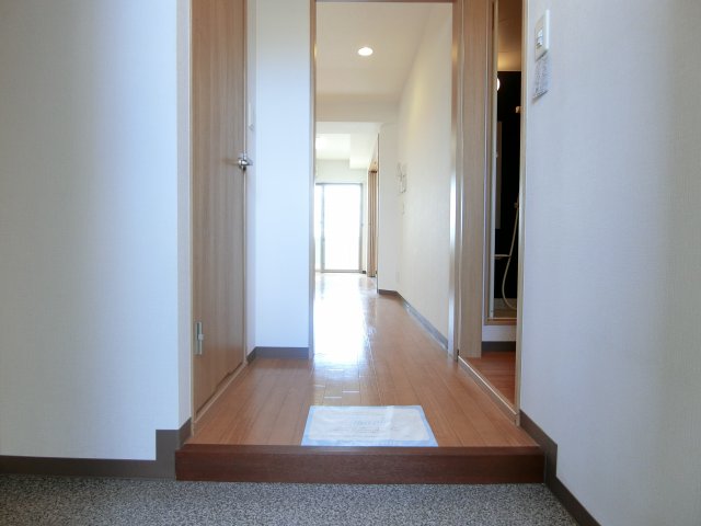 玄関　詳細は、RISUMO江坂本店→06-6155-7137まで♪