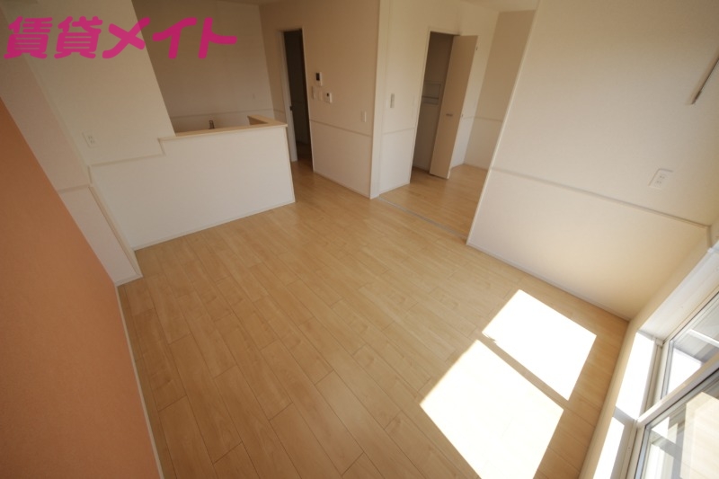 居室・リビング　反転タイプ参考写真