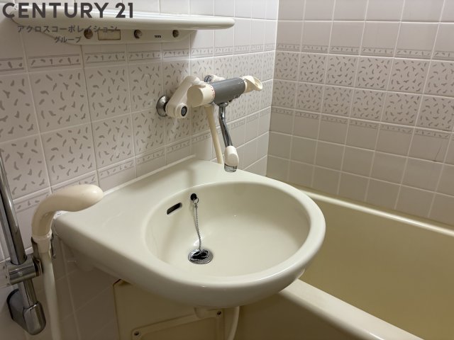 洗面設備　浴室に洗面台があります