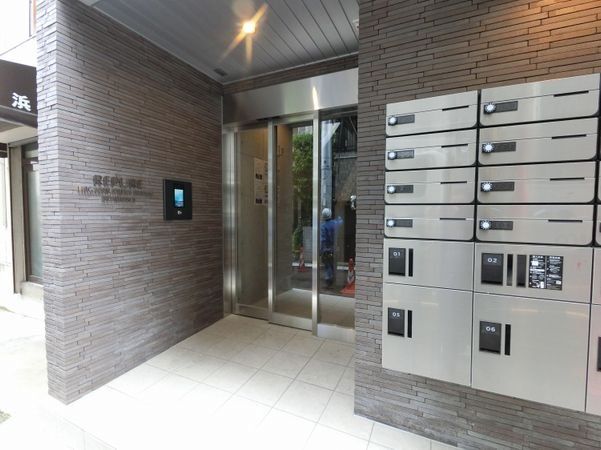 エントランス　エントランス