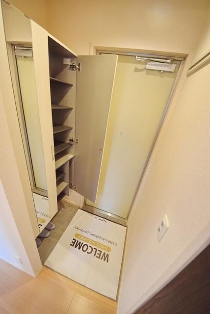 玄関　※別号室参考写真です