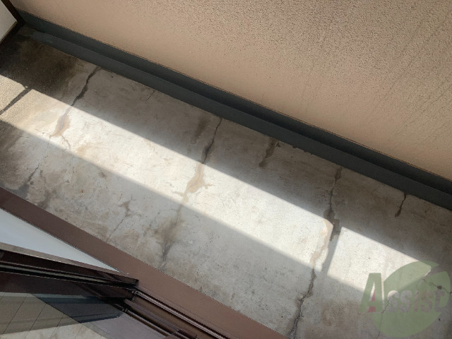 バルコニー　バルコニーは幅があり、広い印象を受けました。