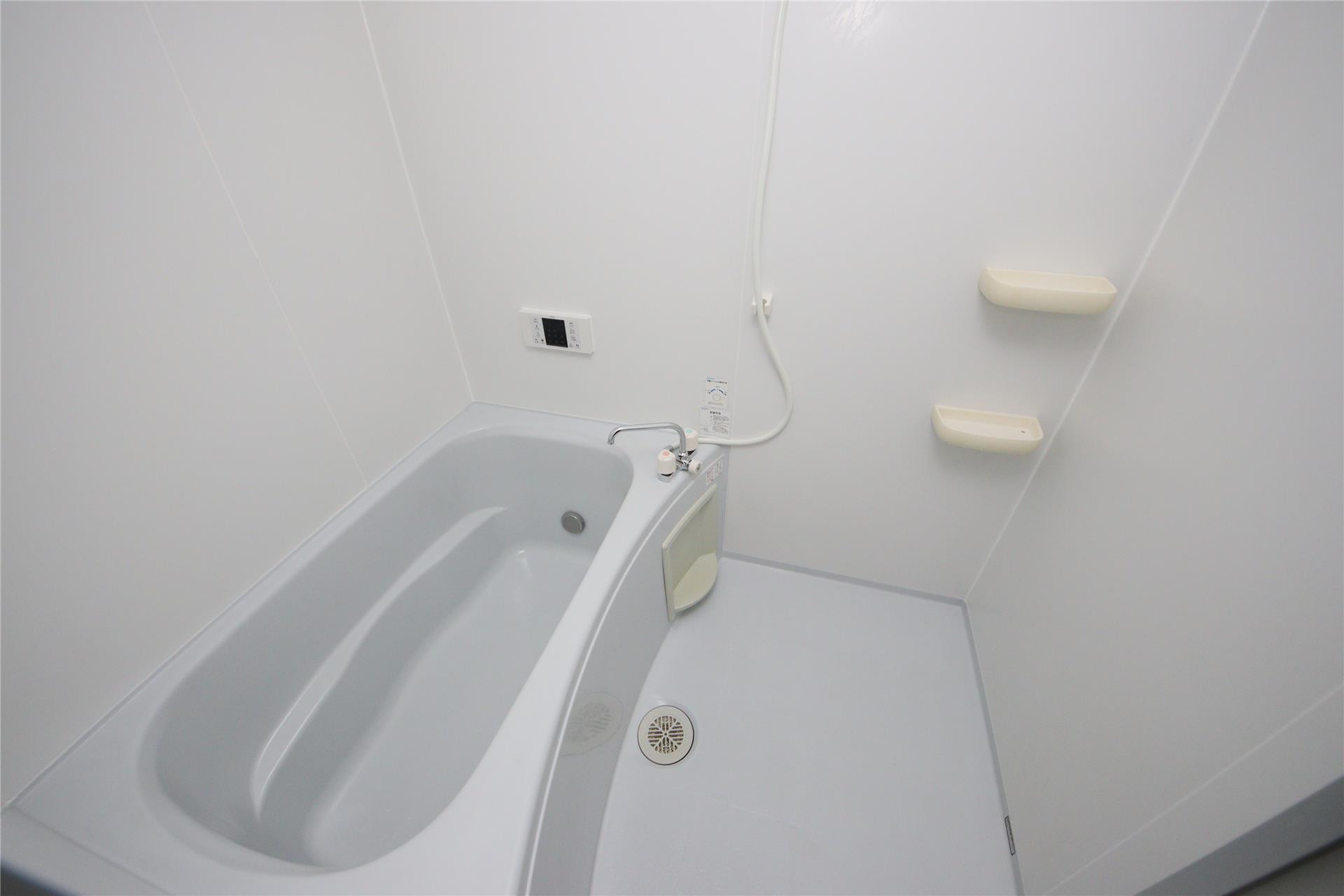 バス・シャワールーム　追い焚き機能付きでいつでも温まれます！