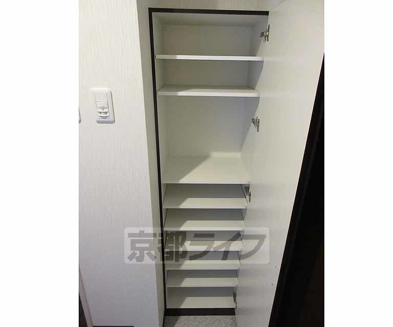 収納　シューズボックス完備