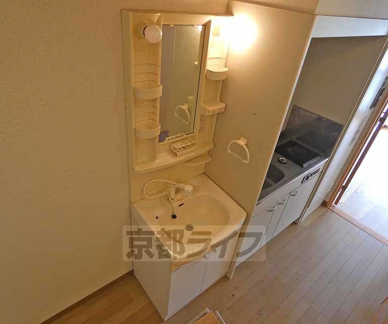 洗面設備　独立洗面台です・