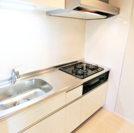 キッチン　★3口コンロ、システムキッチングリル付★