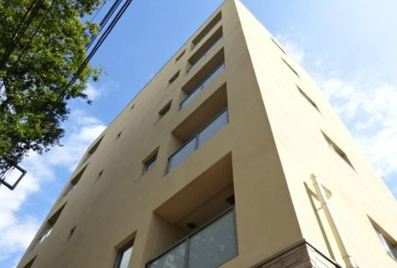 建物外観　★外壁タイル張り、重厚感のある外観★