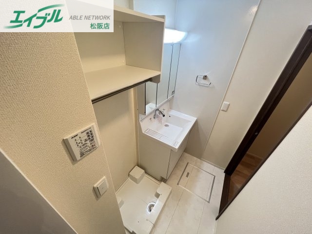 洗面設備　同型参考写真