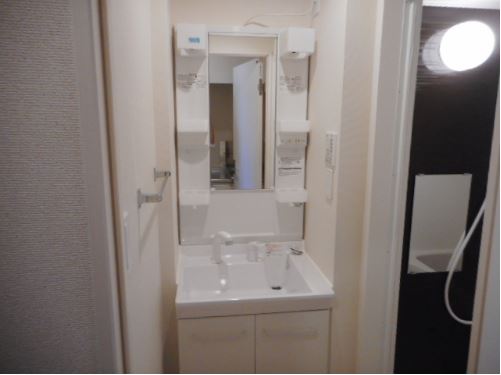 洗面設備　他のお部屋の参考写真となります。