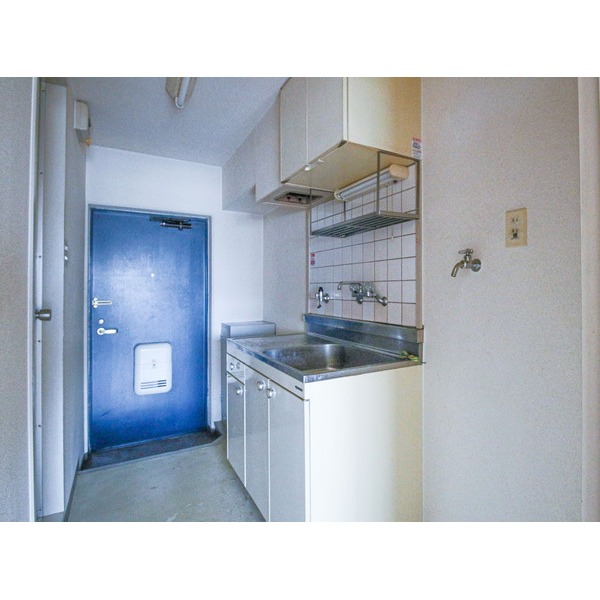 キッチン　同じ建物の別のお部屋