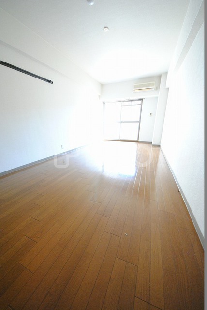 居室・リビング　写真は３０７号室