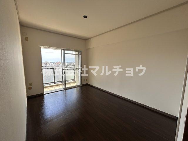 その他部屋・スペース　広くて明るい寝室