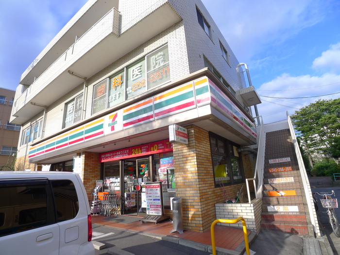 コンビニ　セブンイレブン（コンビニ）まで400m