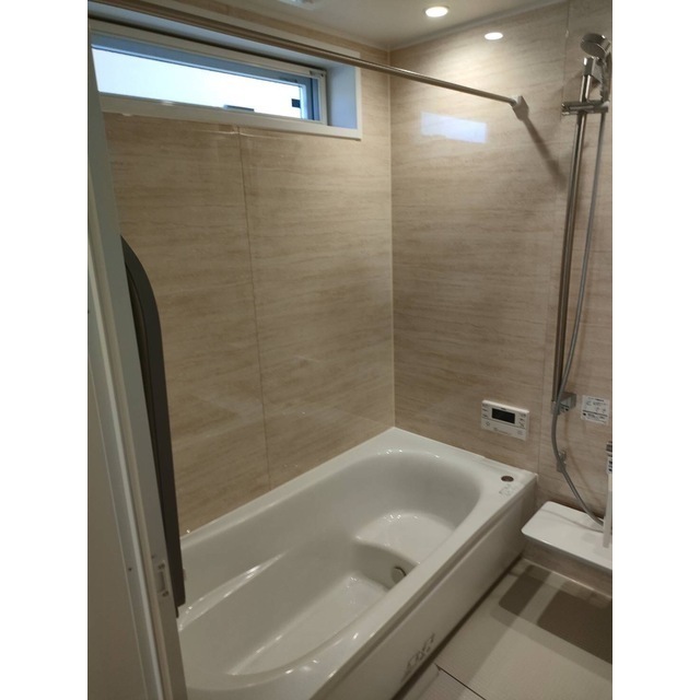 バス・シャワールーム　もちろん追い焚き機能付きです♪