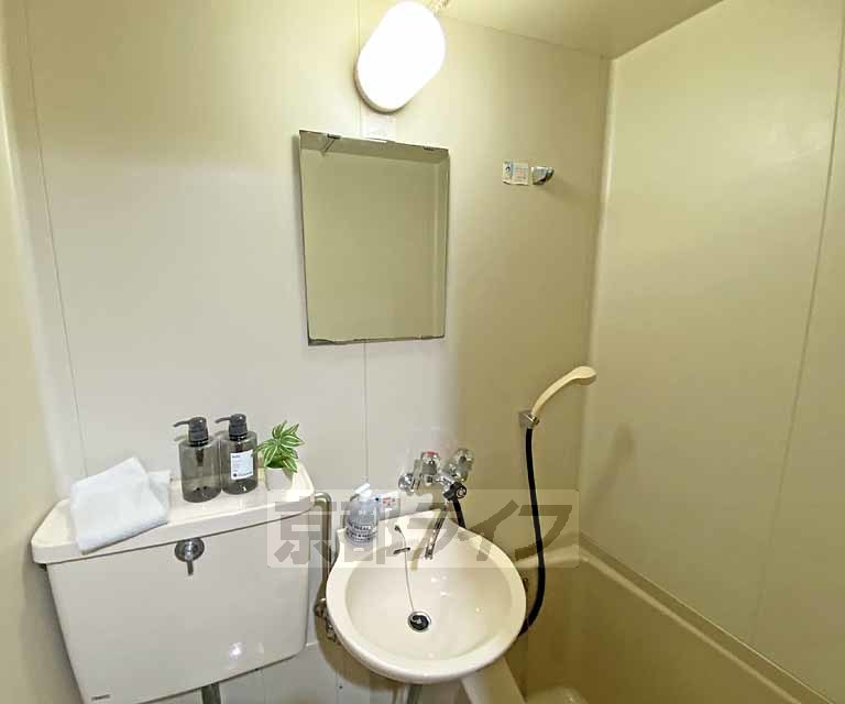 洗面設備　丸い形がカワ（・・・）イイ！洗面台です。