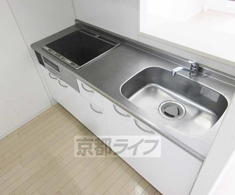 キッチン　大きく使い勝手・のキッチンです