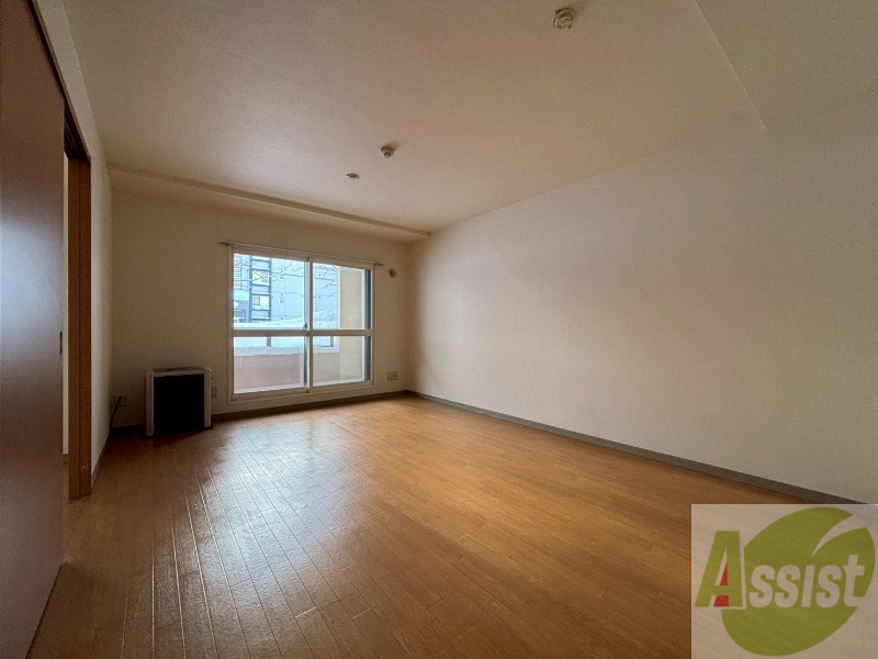 居室・リビング　広くてキレイなお部屋が広がっていて、充実した生活が送れそう。