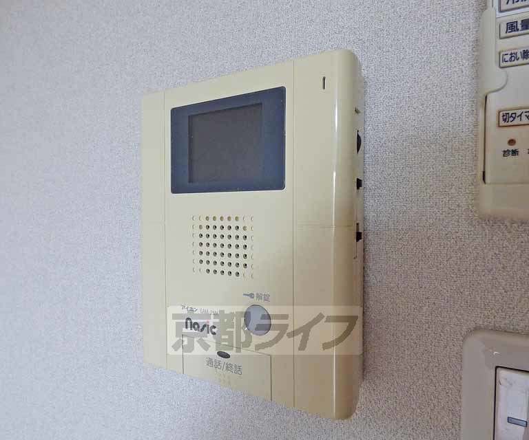 セキュリティ　モニター付きインターホンです。