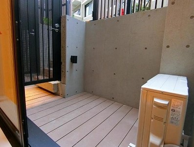 バルコニー　ドライエリア※別部屋参考写真