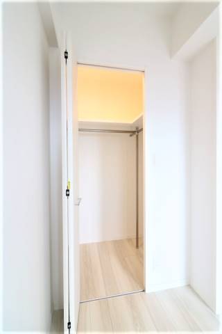 収納　洋室以外に玄関にも収納スペースあります