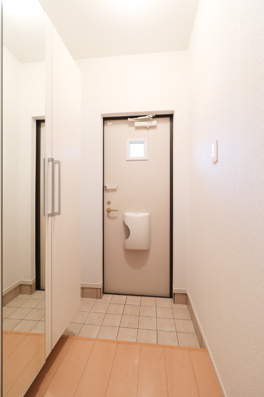 玄関　図面と現状に相違がある場合には現状を優先