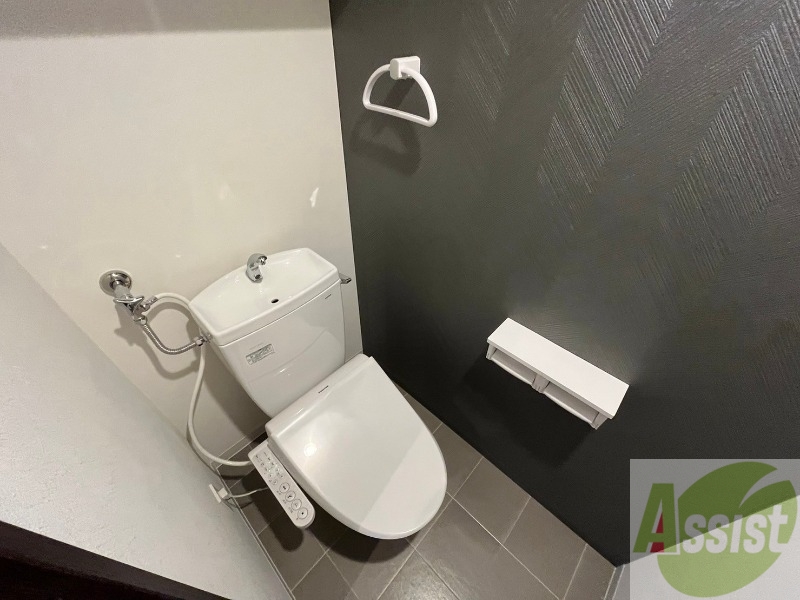 トイレ　シャワートイレになっているので快適です！