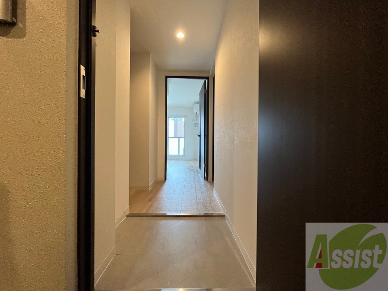 玄関　玄関です。ご覧の通り広々としていますね。