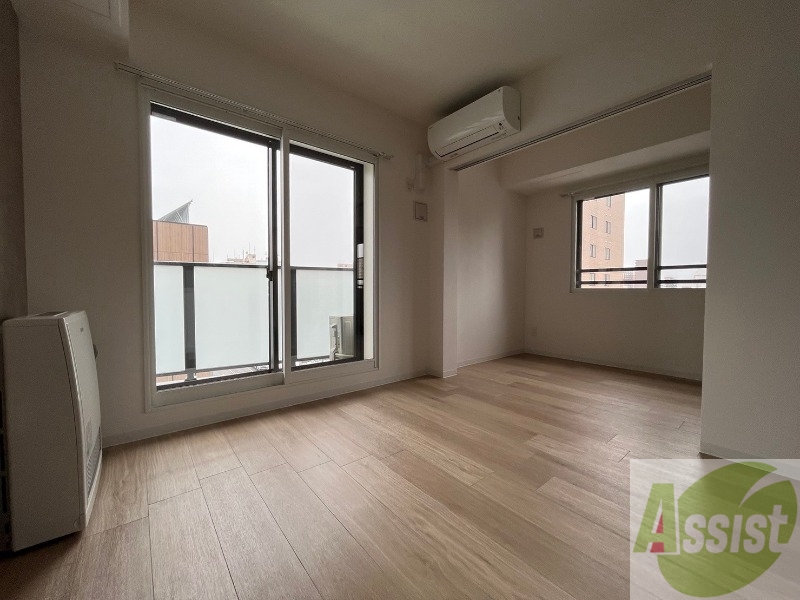 居室・リビング　広くてきれいなリビングです！快適に過ごせそうですね。