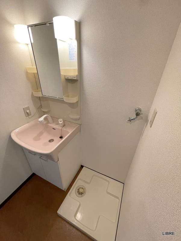 洗面設備　独立洗面台と室内洗濯パン！