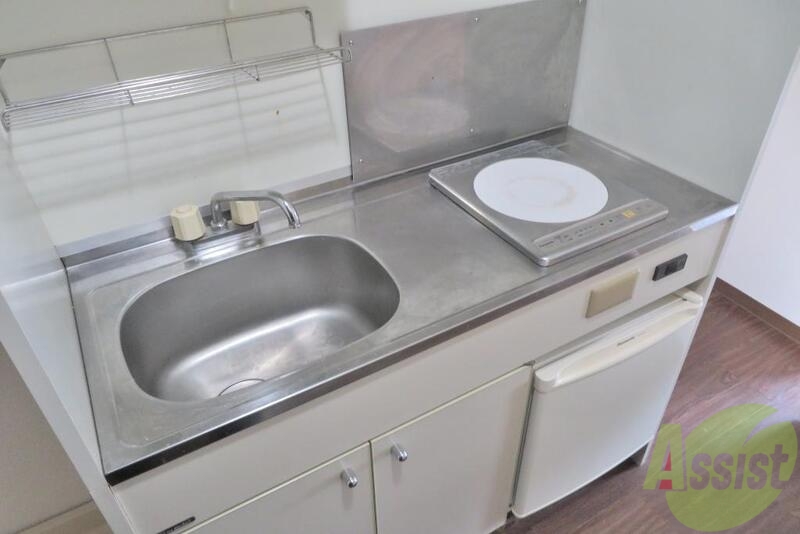 キッチン　キッチンはＩＨコンロがついています。ちょうどいいですね