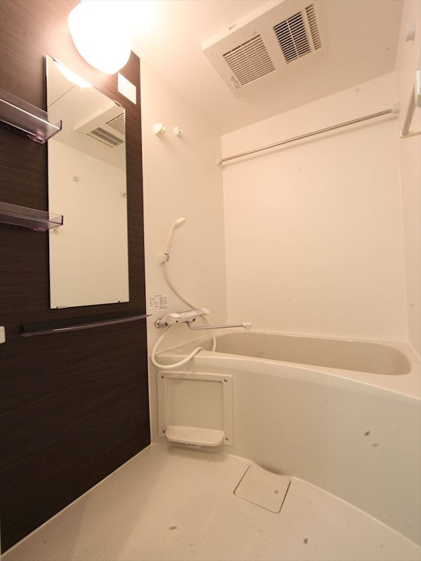 バス・シャワールーム　浴室暖房乾燥機能付バス