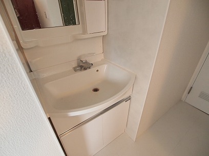 洗面設備　スペースが確保できる洗面所です