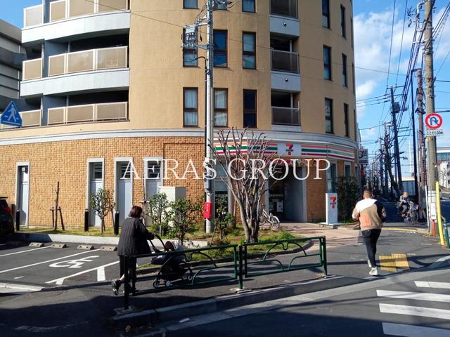 コンビニ　セブン-イレブン 世田谷新代田駅前店（コンビニ）まで272m