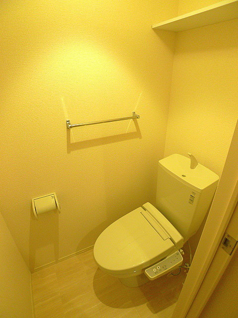 トイレ　温水洗浄便座