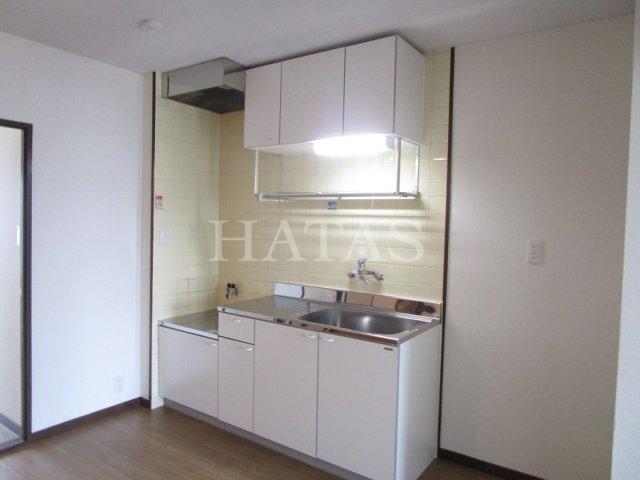 キッチン　同物件別部屋です。