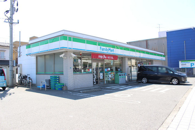 コンビニ　ファミリーマート大分南津留店（コンビニ）まで140m