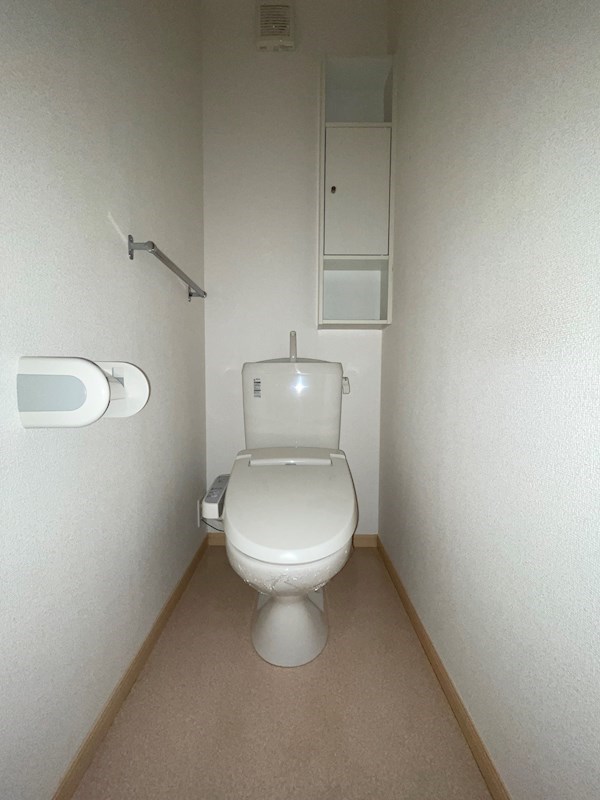 トイレ　こちらの物件はMODE不動産なら割引対象の１部屋です。